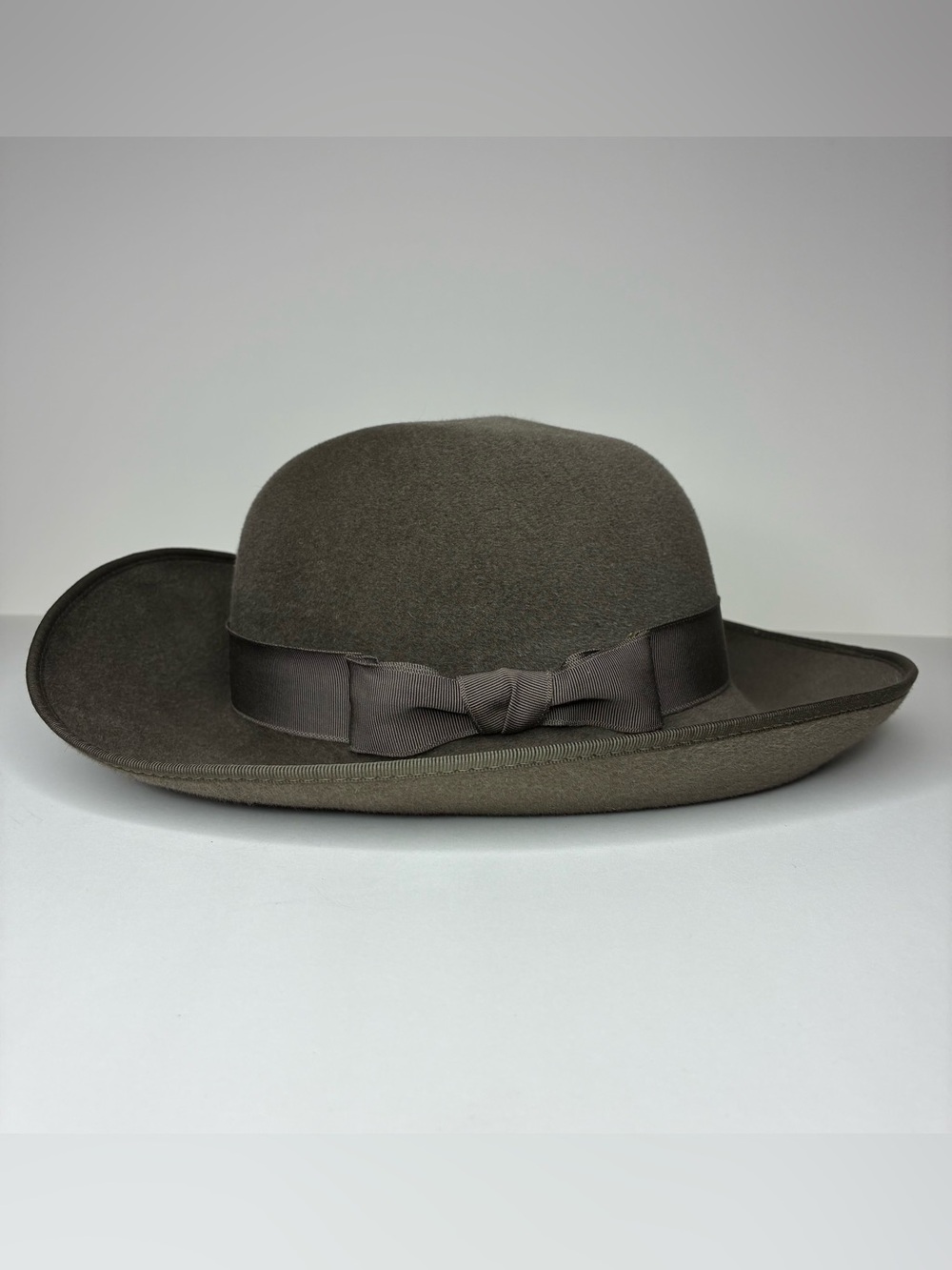 Helen Kaminski Gray Wool Felt Fedora Hat - Rounded Crown w/ Grosgrain Bow